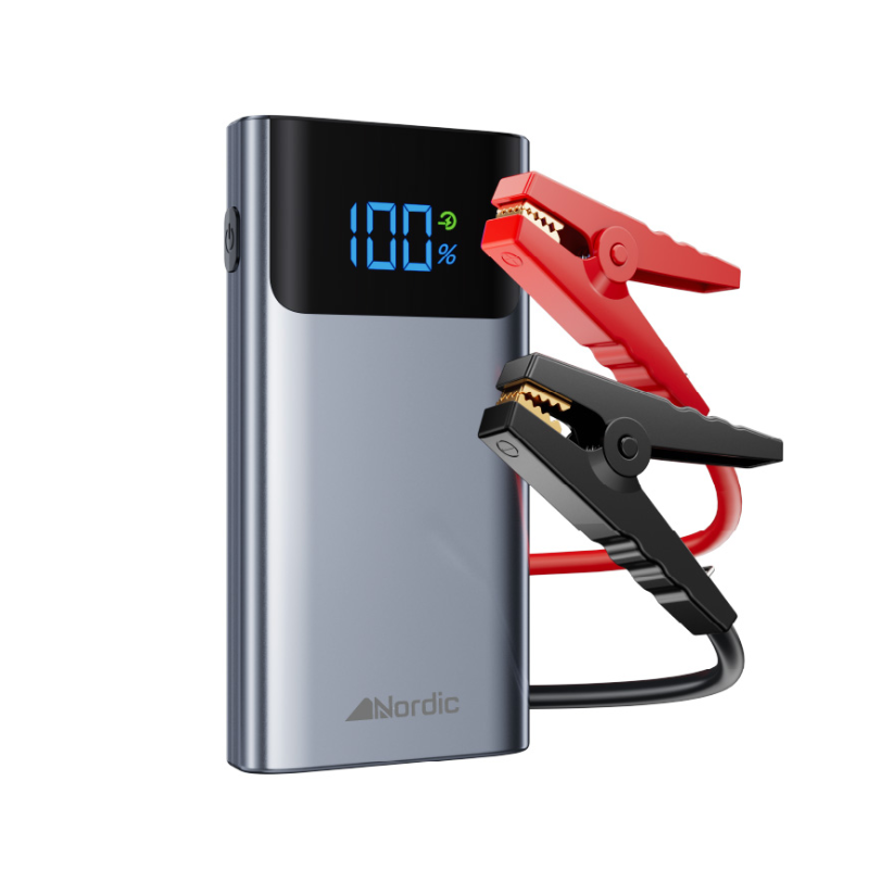 בוסטר התנעה Nordic BT6000 – סוללת גיבוי 6000mAh, זרם התנעה 300A-1000A, תאורת חירום וטעינה USB/Type-C לרכב